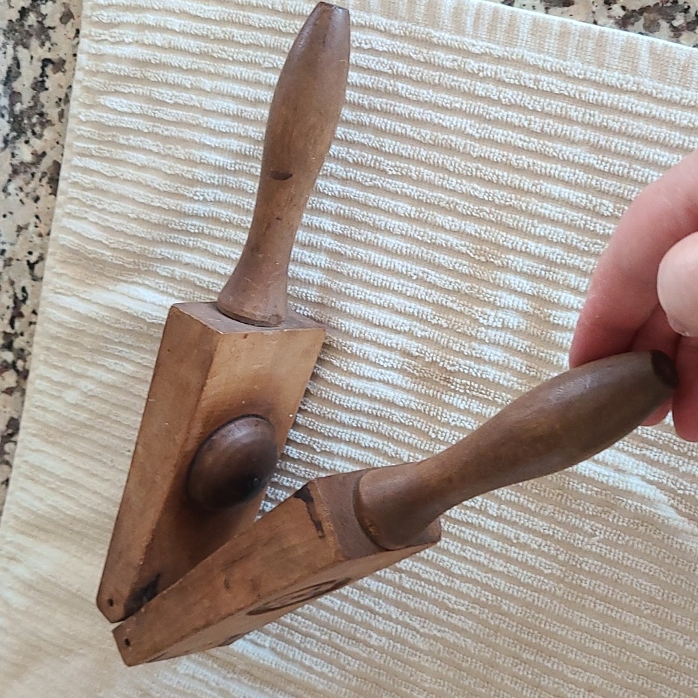 Rare Vintage Garlic Press